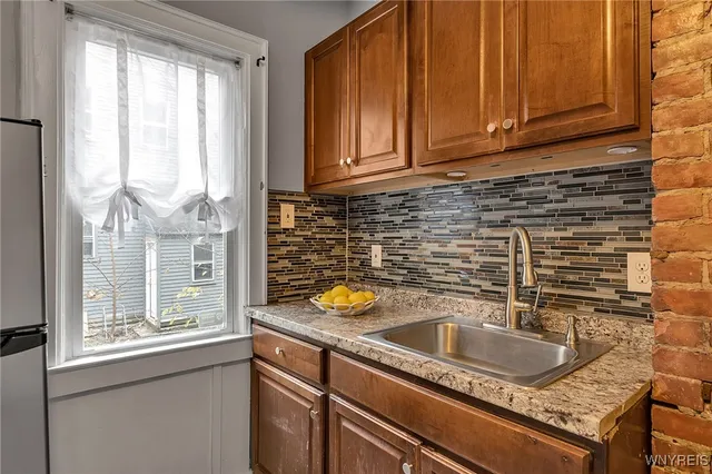 $300,000 | 11 Hoyt Street, Buffalo, NY 14213