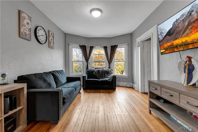 $300,000 | 11 Hoyt Street, Buffalo, NY 14213