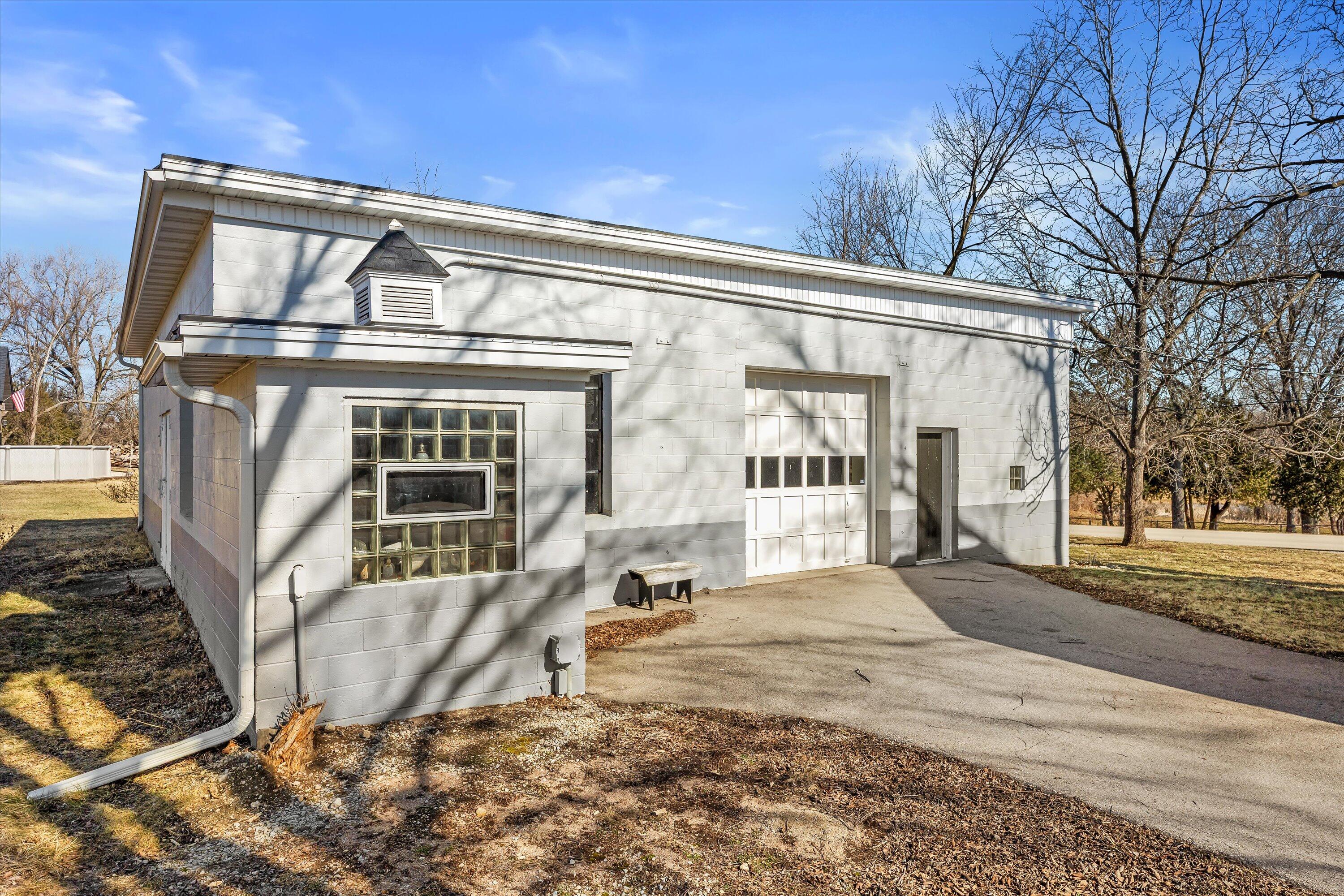 N7243 North Crystal Lake Road Beaver Dam, WI 53916 - Photo 37 of 46 Outbuilding for Hobbies or Toys!