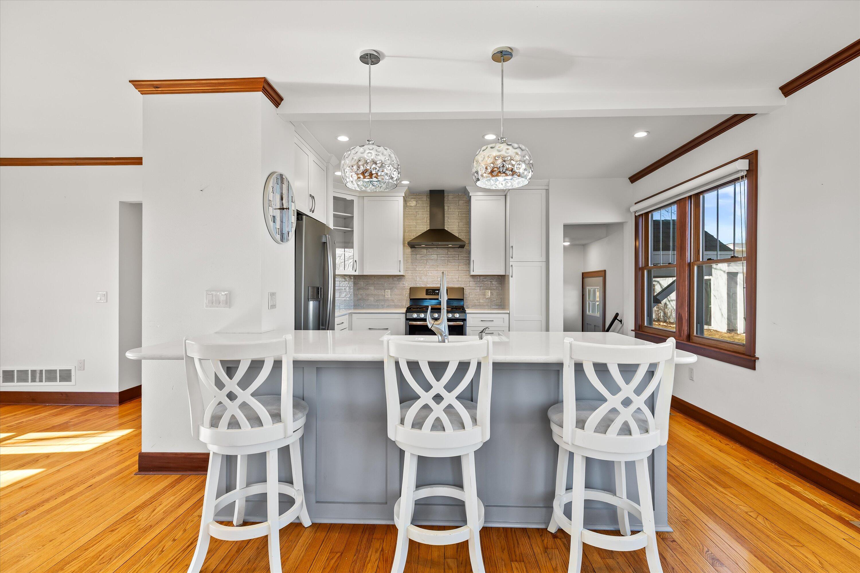 N7243 North Crystal Lake Road Beaver Dam, WI 53916 - Photo 7 of 46 Kitchen w/Breakfast Bar