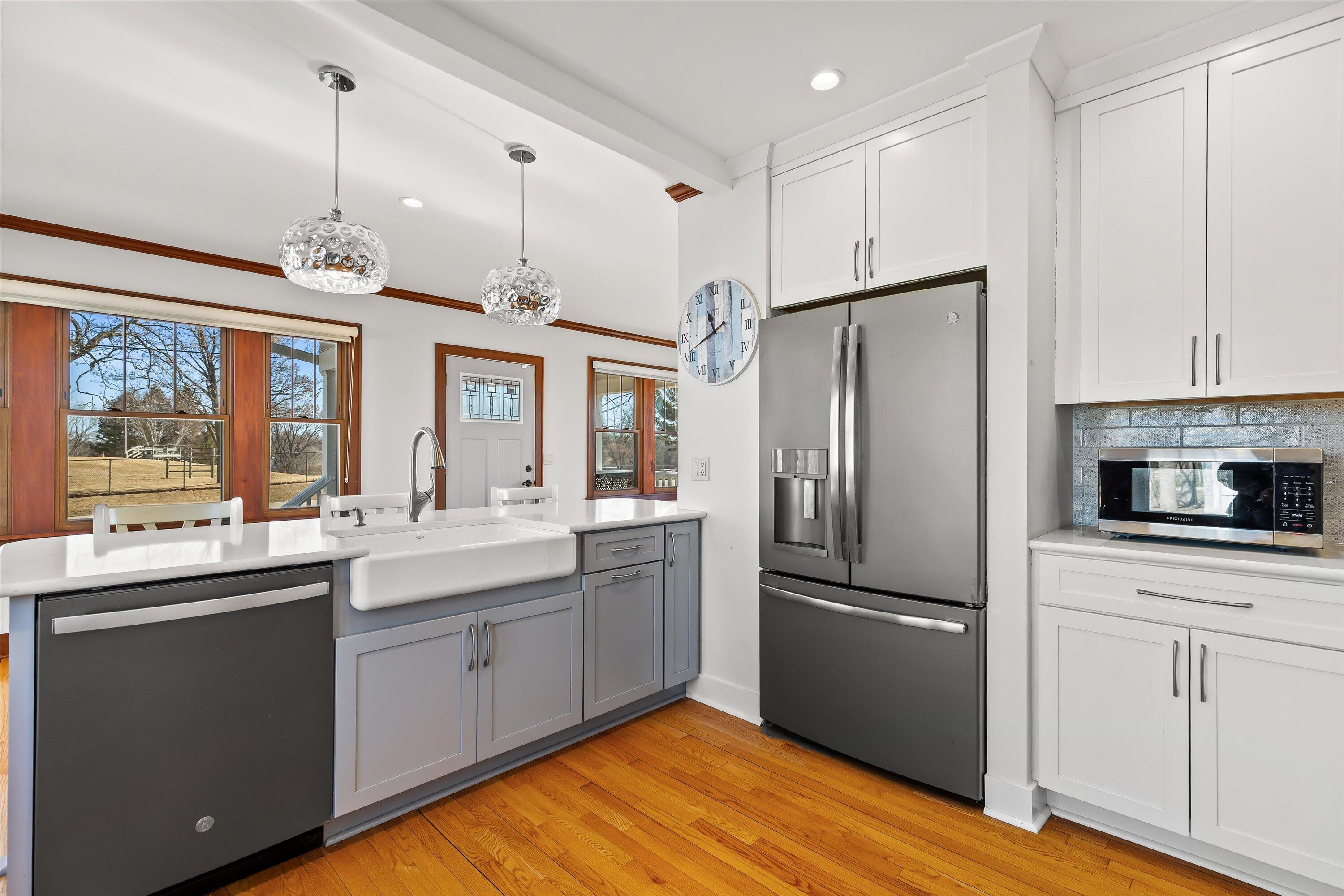 N7243 North Crystal Lake Road Beaver Dam, WI 53916 - Photo 9 of 46 Stainless Steel Appliances!