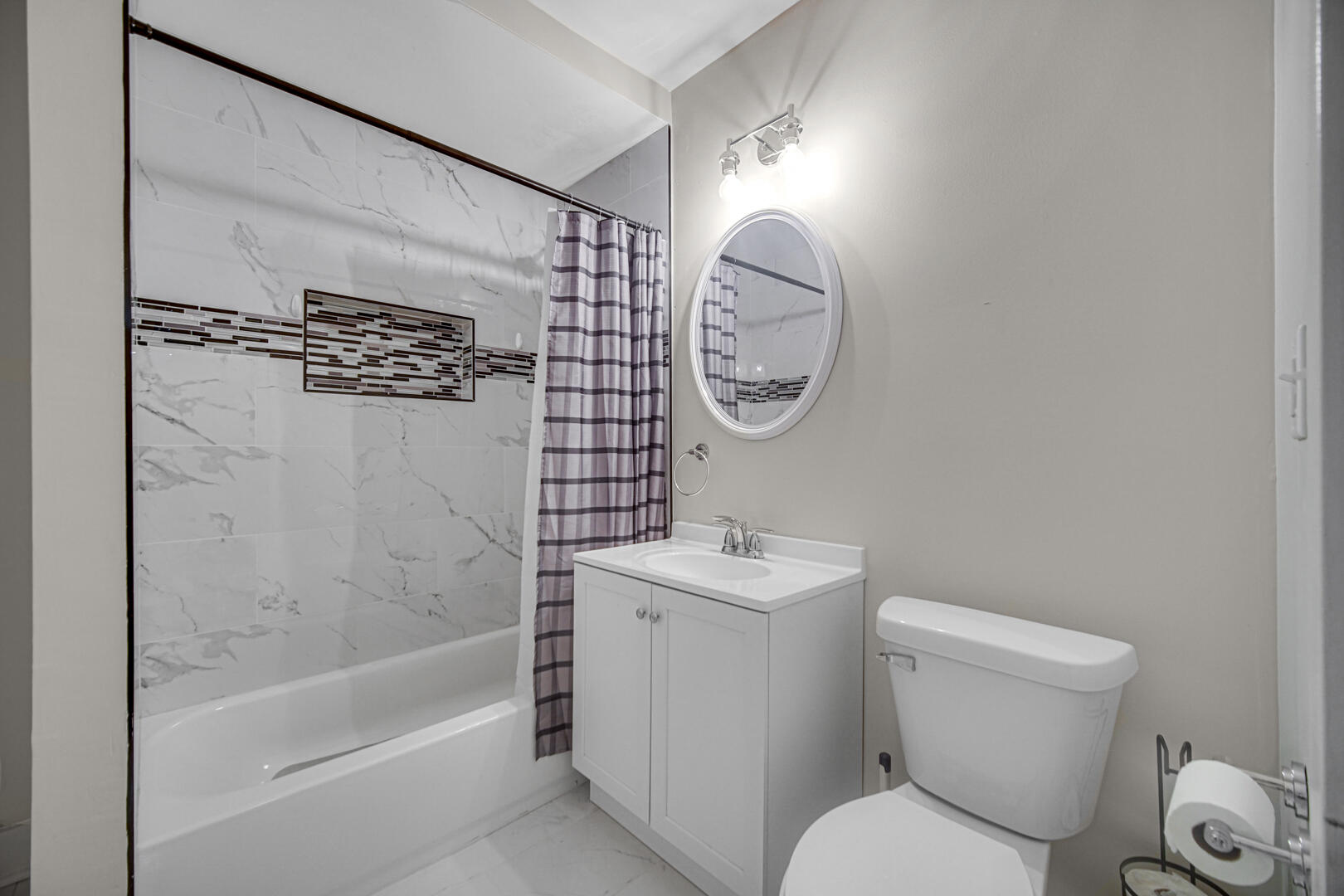 749 Buchanan Street Gary, IN 46402 - Photo 9 of 20 1620x1080