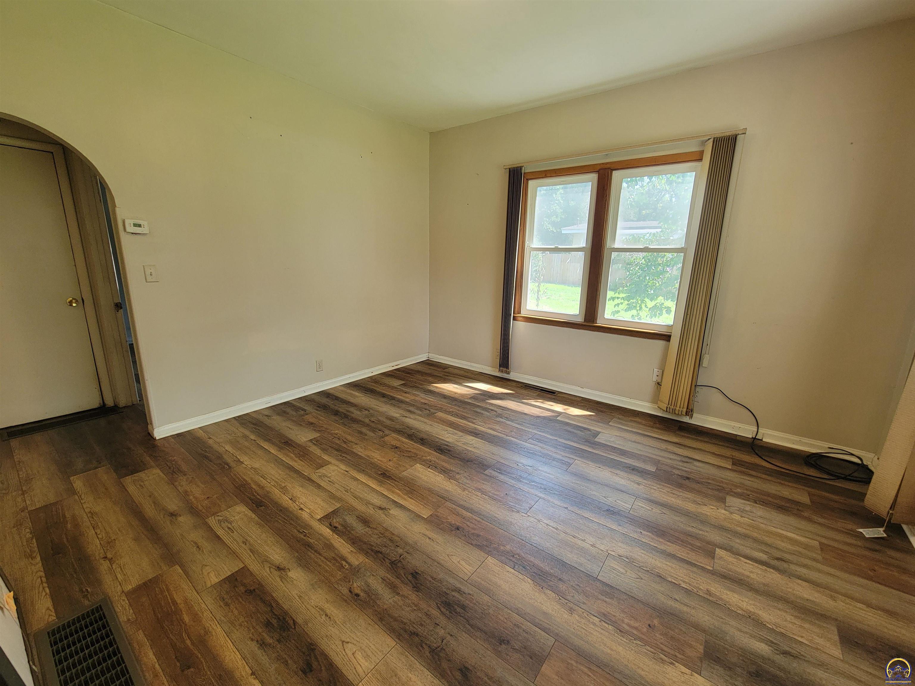 500 Southeast Rodgers Street Topeka, KS 66607 - Photo 2 of 35 Gallery Image 2