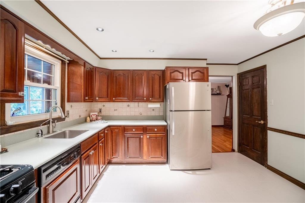 2005 Redcoach Road Allison Park, PA 15101 - Photo 17 of 25 Gallery Image 17