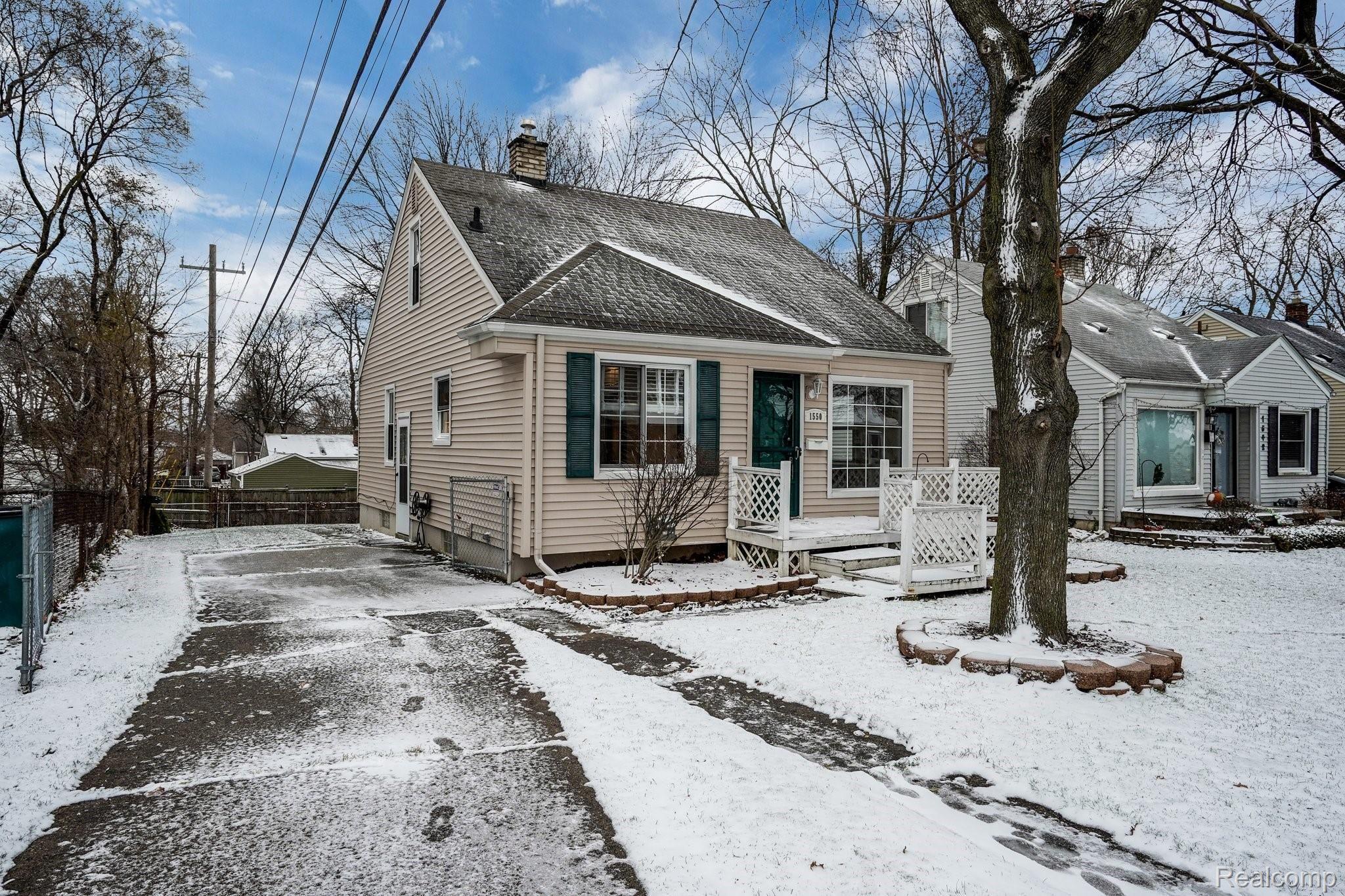 1550 Oakley Road Clawson, MI 48017 - Photo 26 of 28 3-web-or-mls-1550 Oakley Clawson003.jpg