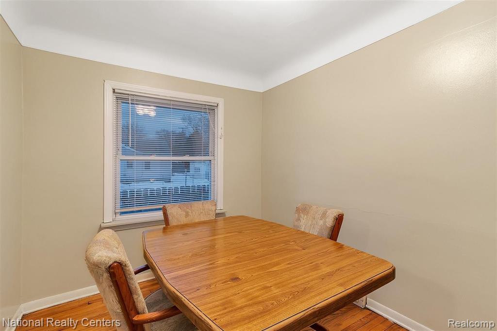 2824 Crooks Road Royal Oak, MI 48073 - Photo 11 of 31