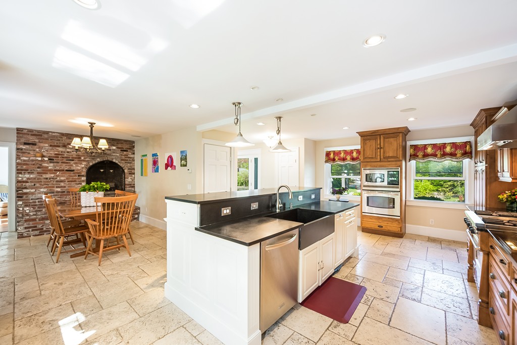 21 Woodholm Road Manchester, MA 01944 - Photo 5 of 30 Gallery Image 5
