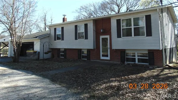 $265,000 | 8711 7 Hills Drive, Alton, IL 62002