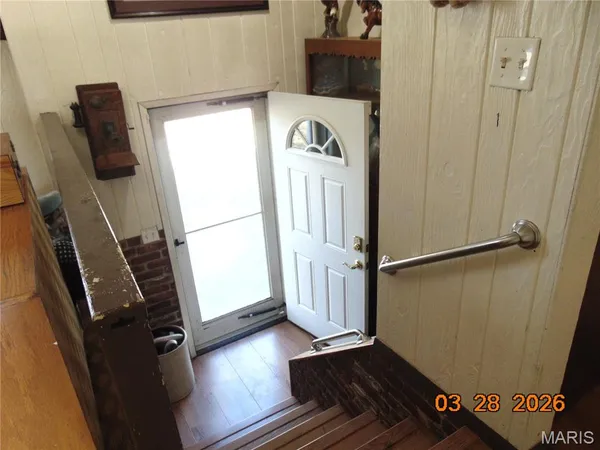 $265,000 | 8711 7 Hills Drive, Alton, IL 62002