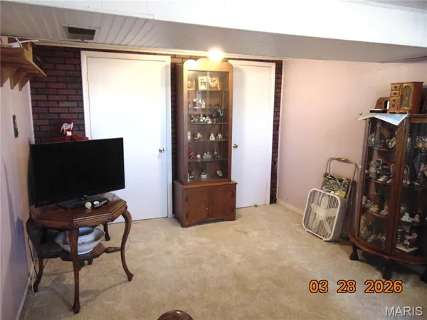 $265,000 | 8711 7 Hills Drive, Alton, IL 62002