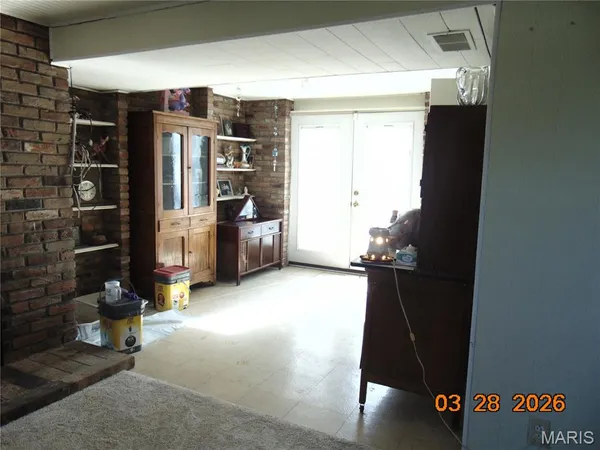 $265,000 | 8711 7 Hills Drive, Alton, IL 62002