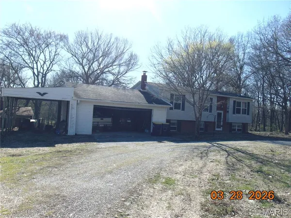 $265,000 | 8711 7 Hills Drive, Alton, IL 62002