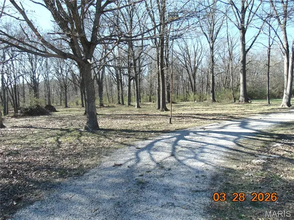 $265,000 | 8711 7 Hills Drive, Alton, IL 62002