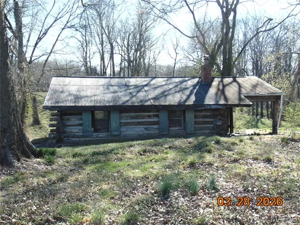 $265,000 | 8711 7 Hills Drive, Alton, IL 62002