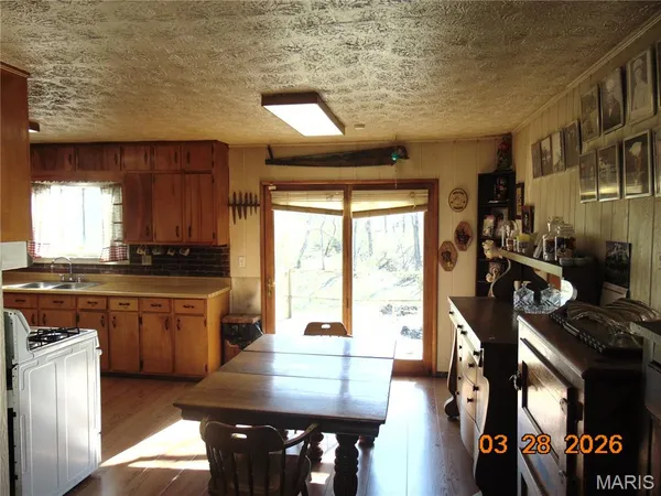 $265,000 | 8711 7 Hills Drive, Alton, IL 62002