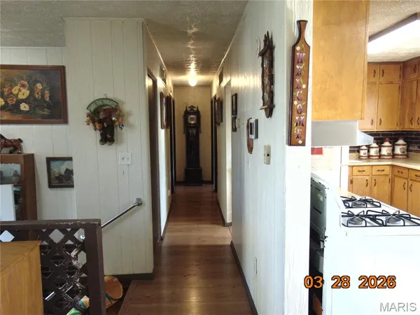 $265,000 | 8711 7 Hills Drive, Alton, IL 62002