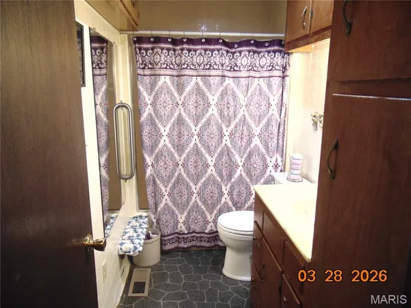 $265,000 | 8711 7 Hills Drive, Alton, IL 62002