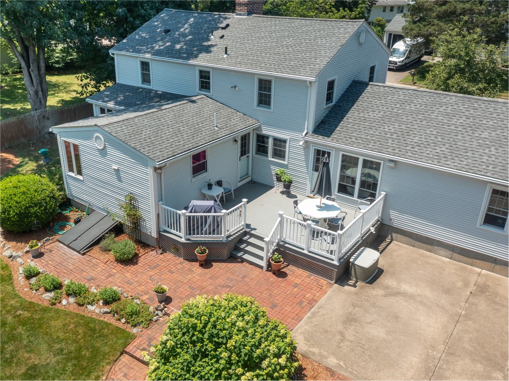 10 Ridgefield Drive East Greenwich, RI 02818 - Photo 4 of 38