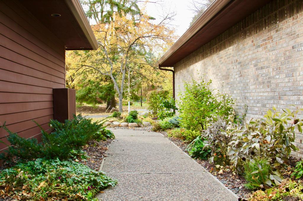 7759 Shaughnessy Road Edina, MN 55439 - Photo 48 of 56 Gallery Image 48