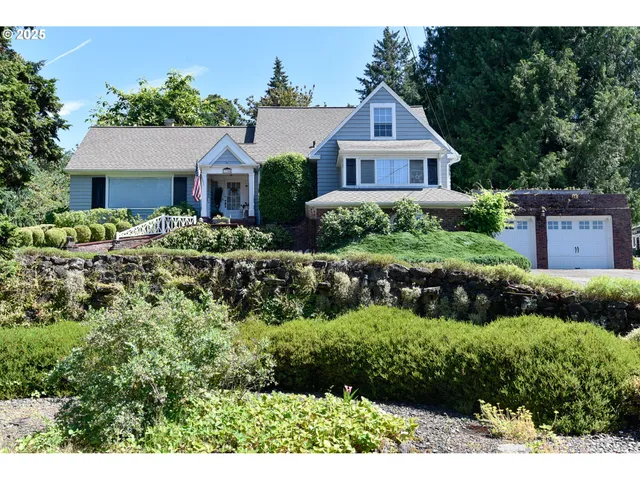 $775,000 | 17300 Southeast Oatfield Road, Milwaukie, OR 97267