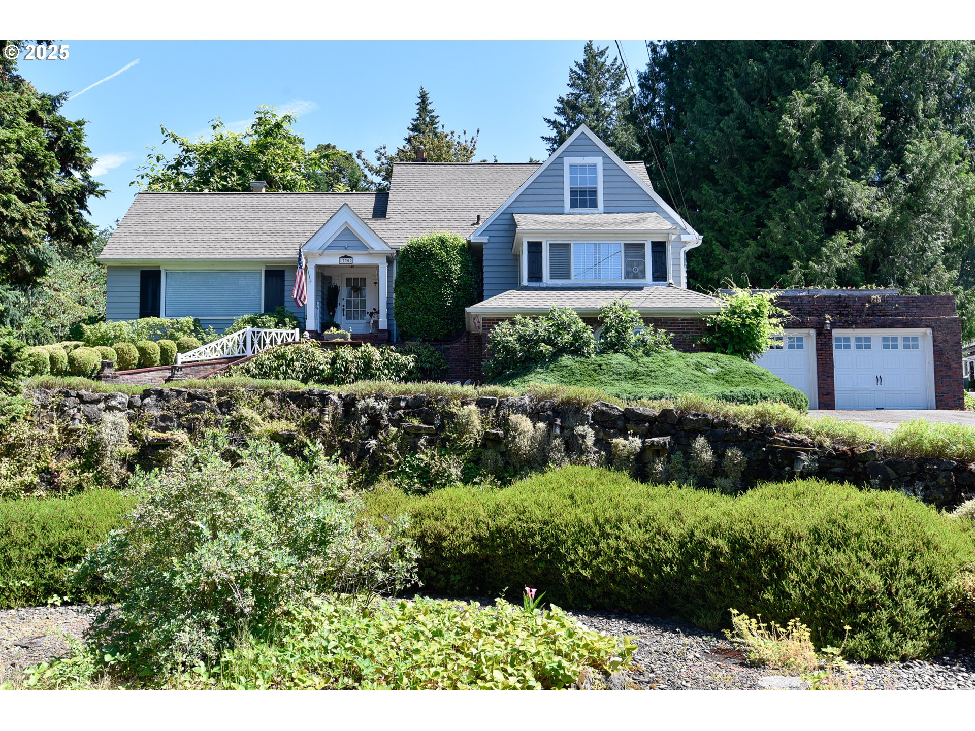 17300 Southeast Oatfield Road Milwaukie, OR 97267 - Photo 1 of 45