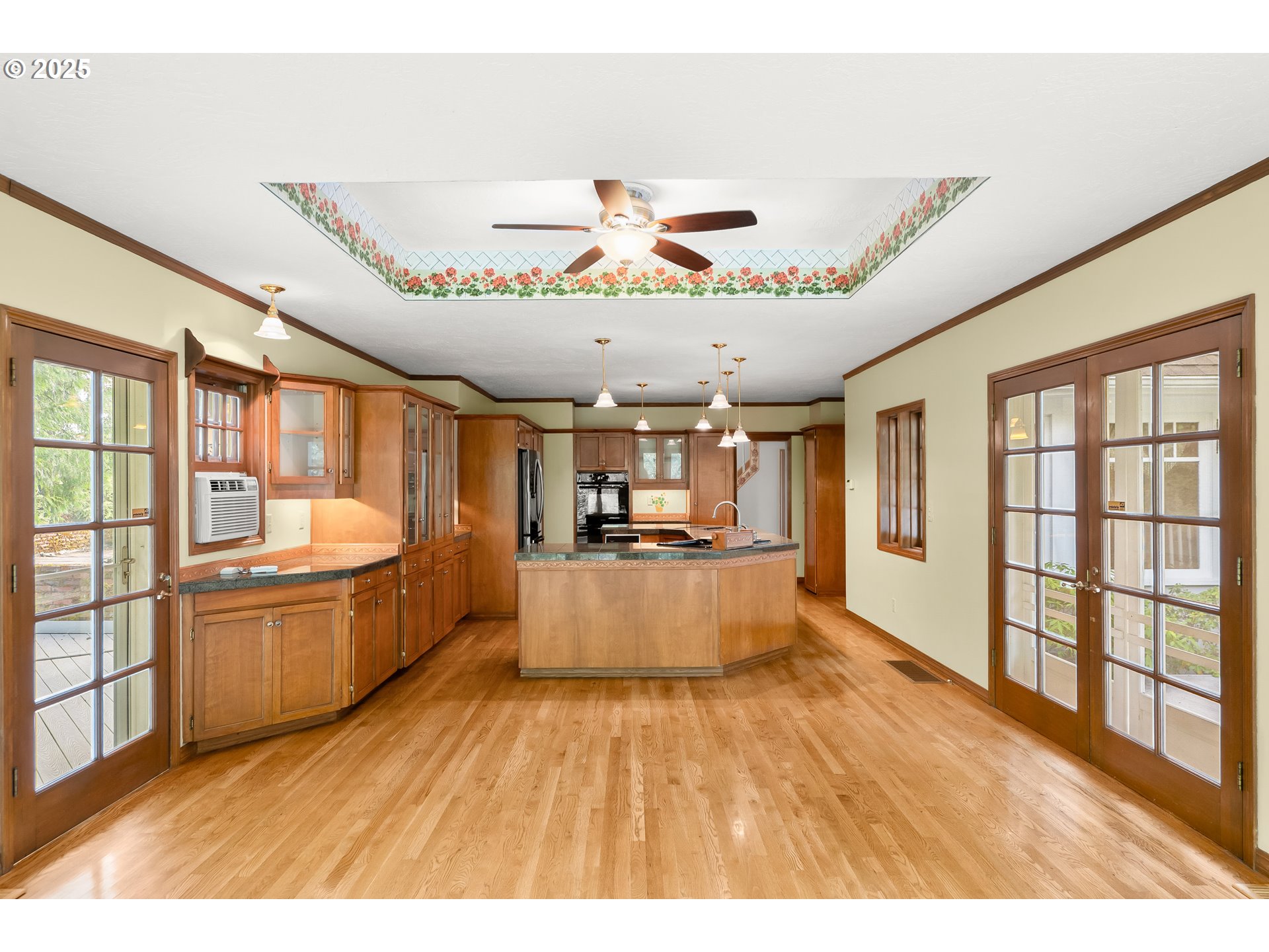 17300 Southeast Oatfield Road Milwaukie, OR 97267 - Photo 11 of 45