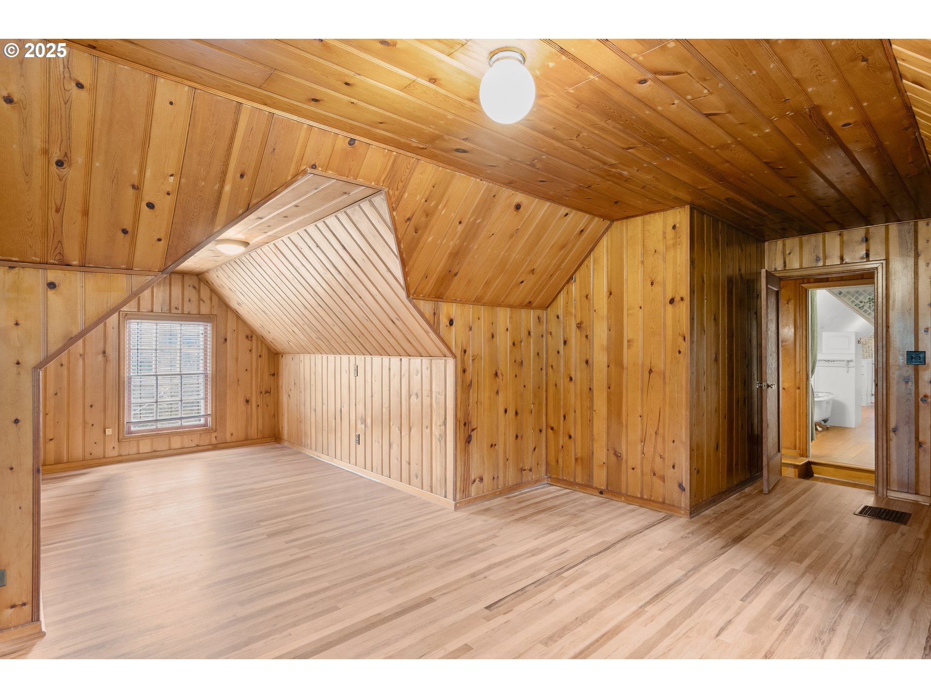 17300 Southeast Oatfield Road Milwaukie, OR 97267 - Photo 16 of 45 Bedroom