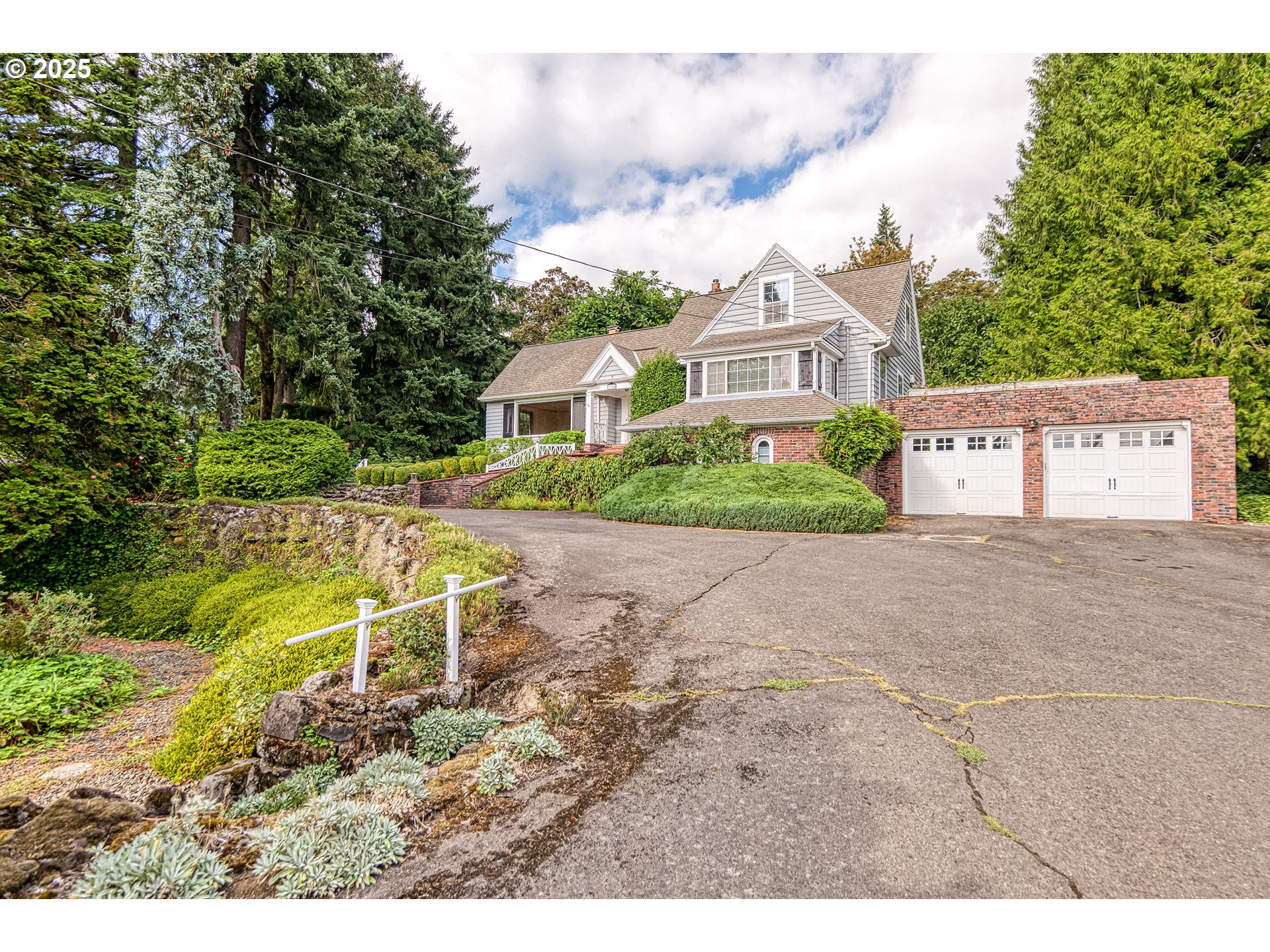 17300 Southeast Oatfield Road Milwaukie, OR 97267 - Photo 2 of 45