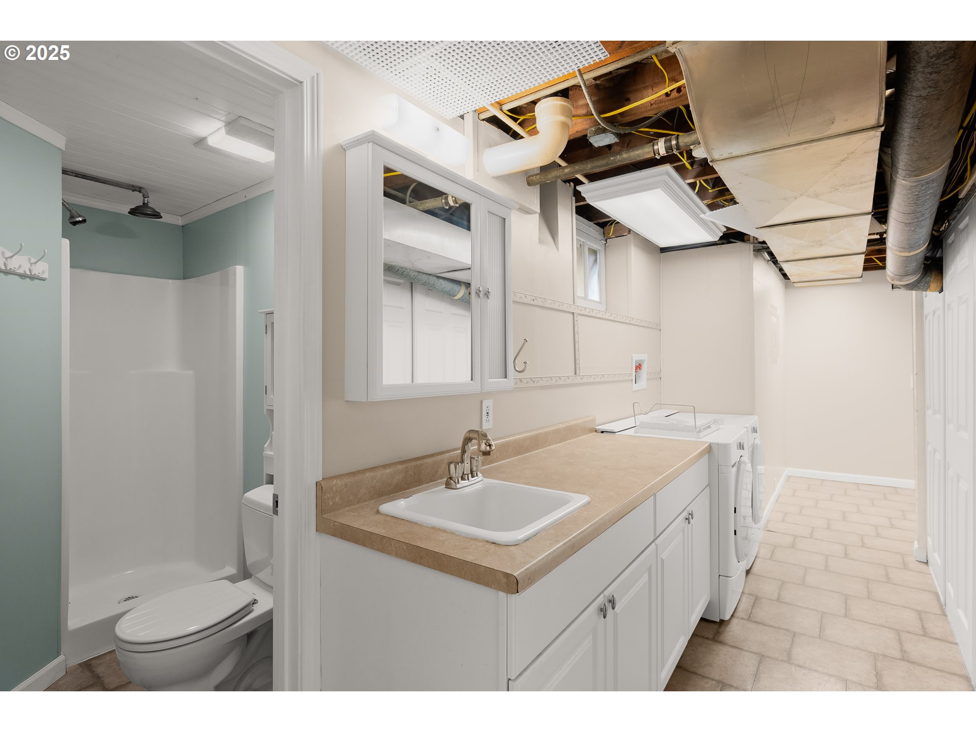 17300 Southeast Oatfield Road Milwaukie, OR 97267 - Photo 22 of 45 Laundry