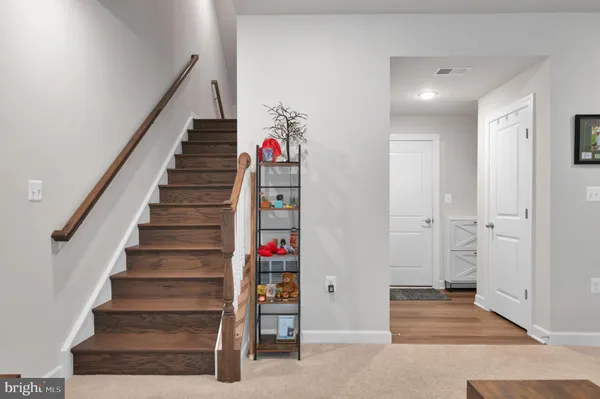 a view of entryway and hall