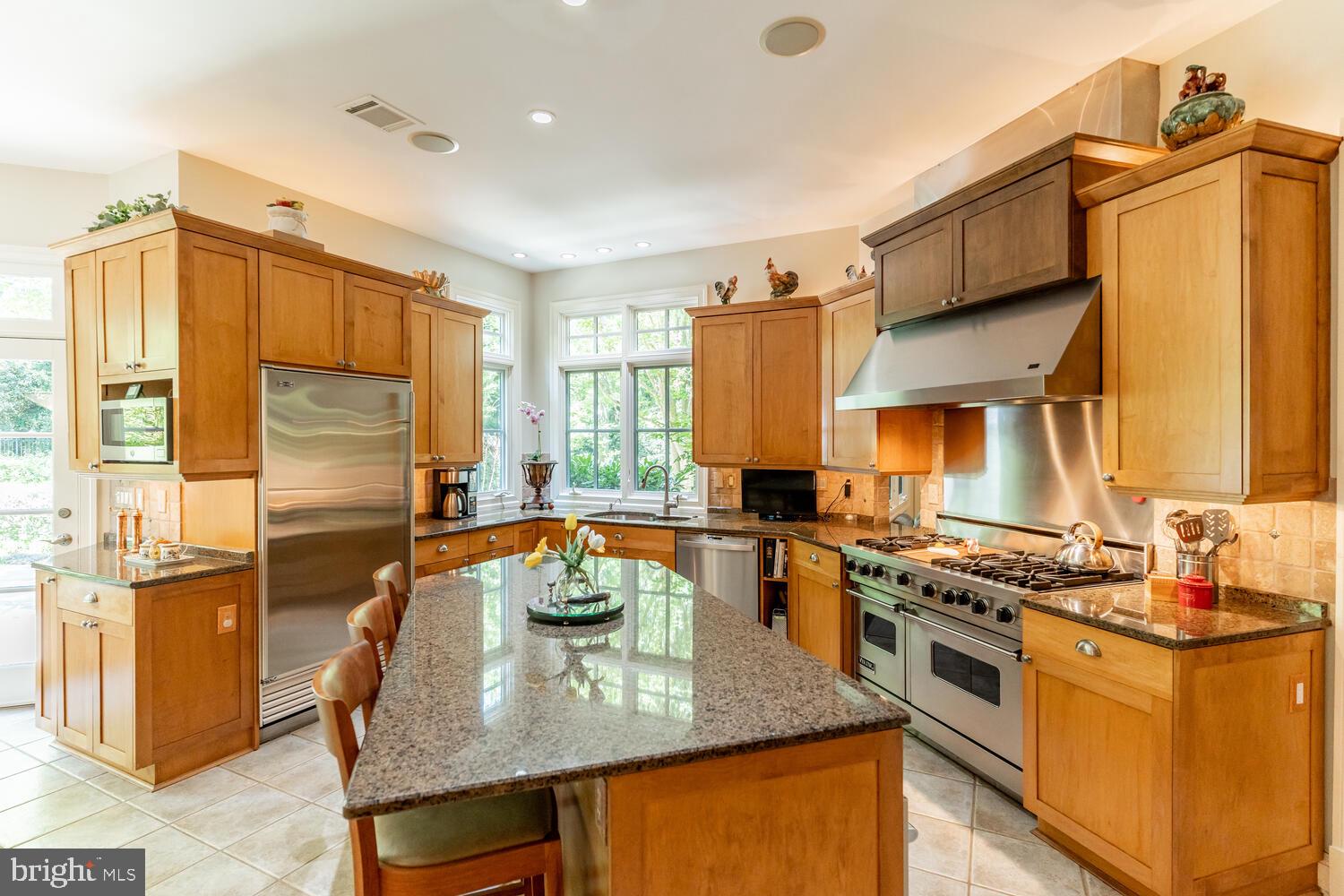 9901 River View Court Potomac, MD 20854 - Photo 13 of 54 Kitchen featuring Viking and SubZero appliances