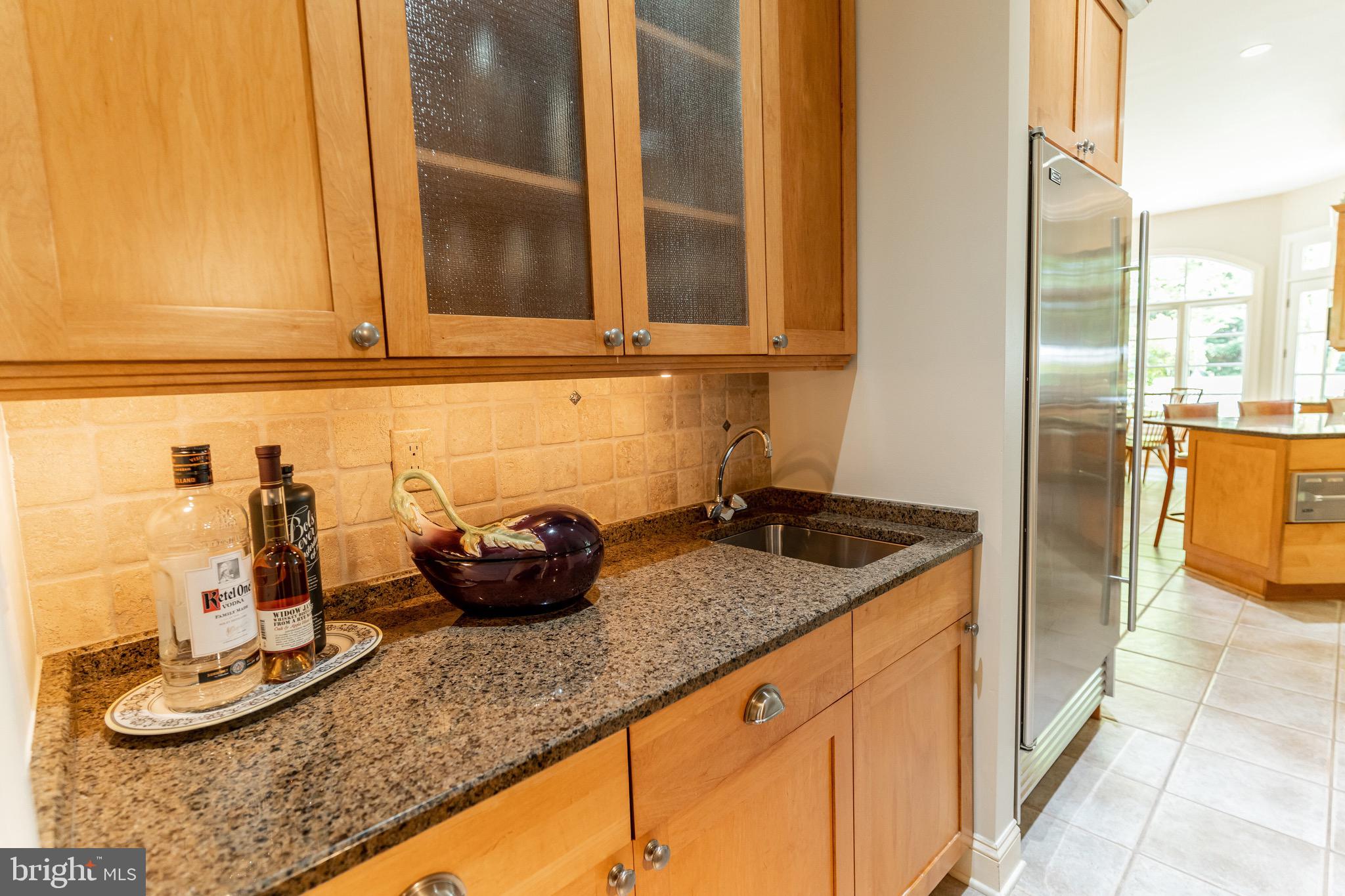 9901 River View Court Potomac, MD 20854 - Photo 14 of 54 Butler’s Pantry