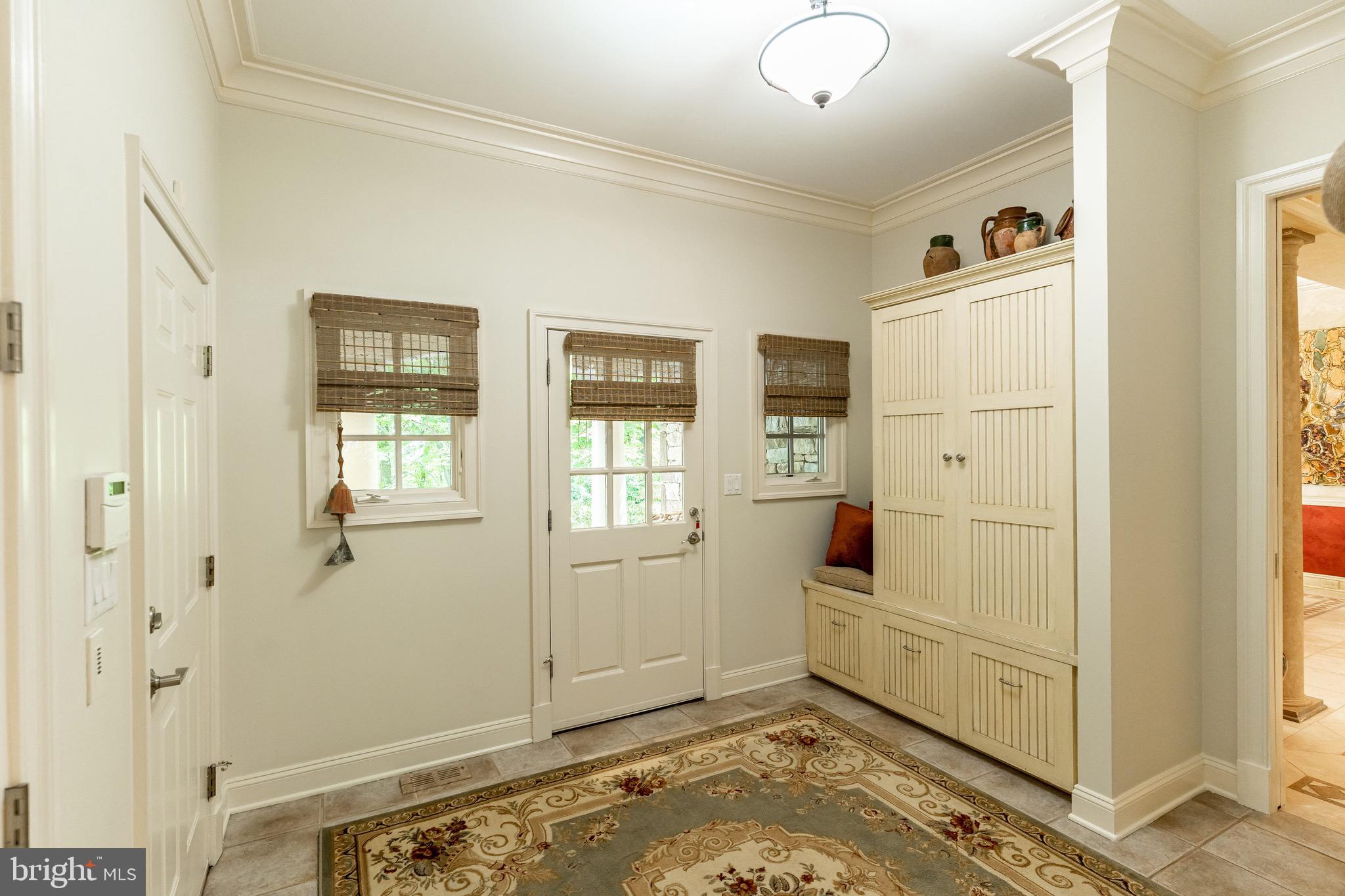 9901 River View Court Potomac, MD 20854 - Photo 18 of 54 Mudroom