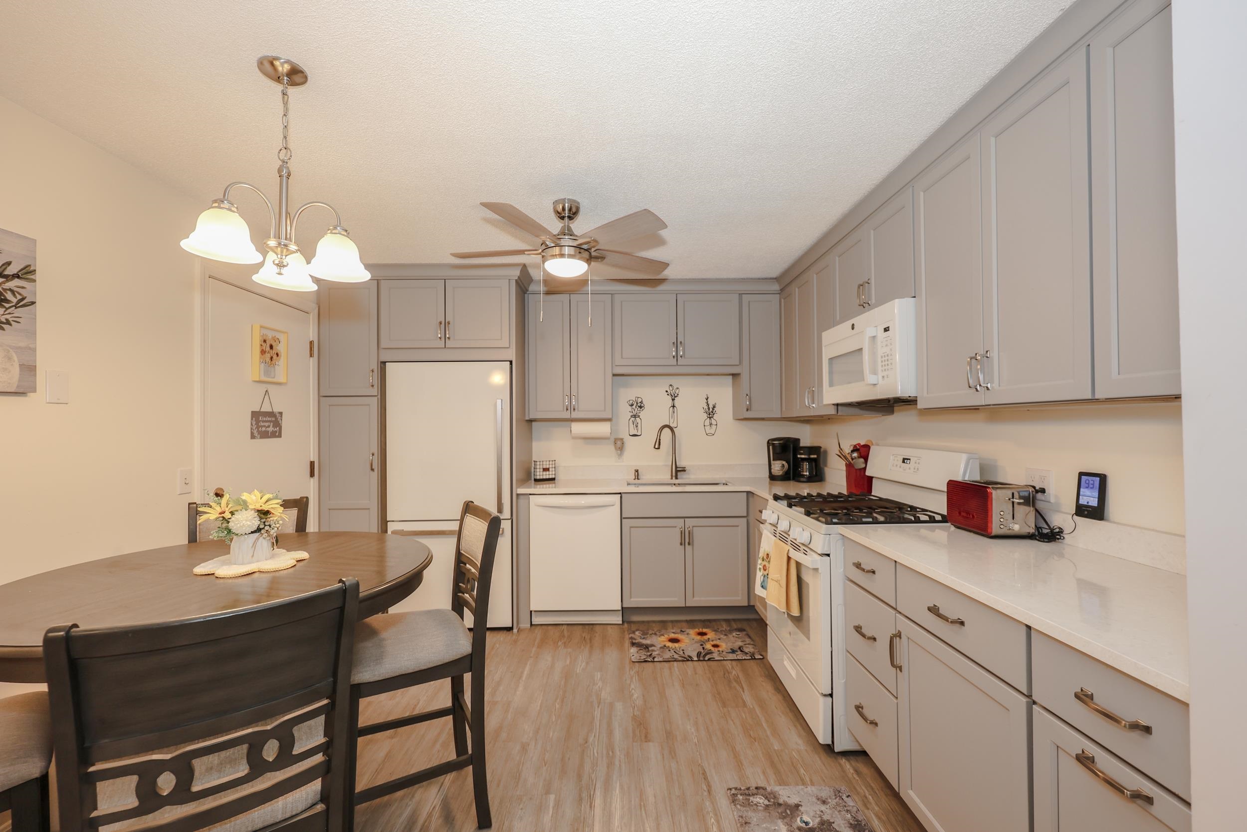 379 Huse Road, Unit 14 Manchester, NH 03103 - Photo 8 of 25