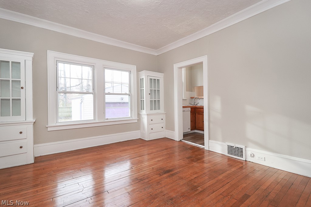 12996 Cedar Road Cleveland Heights, OH 44118 - Photo 6 of 35 Gallery Image 6