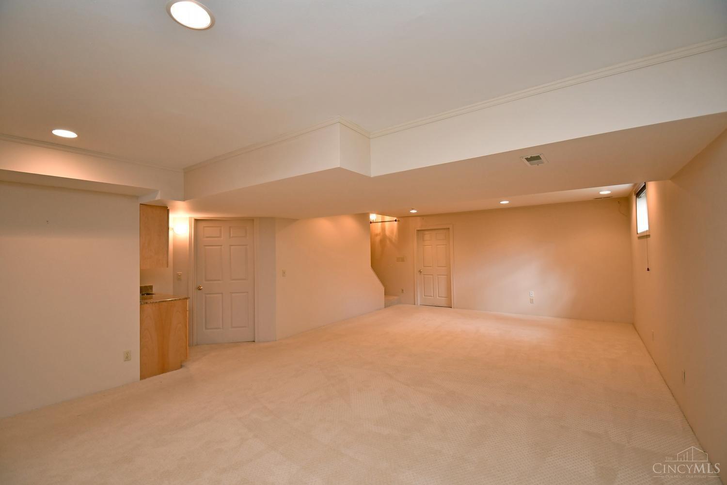 8849 Montgomery Road Cincinnati, OH 45236 - Photo 35 of 43