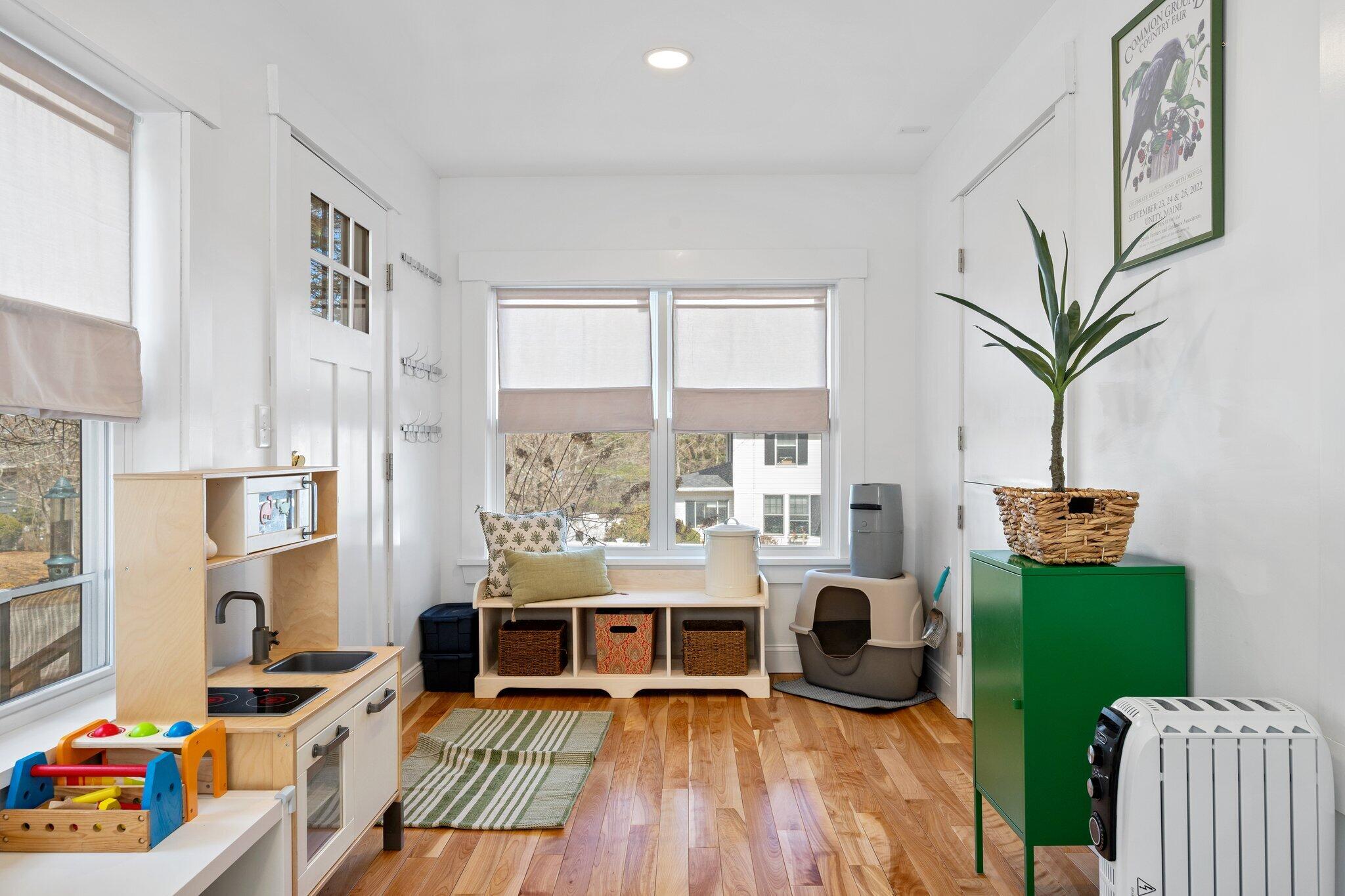 243 Nowell Road Bangor, ME 04401 - Photo 8 of 50 Sunroom 3