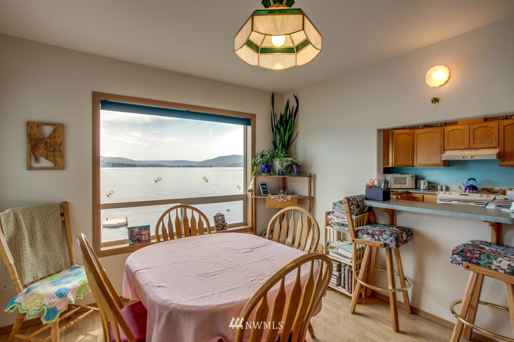 9810 South Lakeshore Road Chelan, WA 98816 - Photo 15 of 25 Gallery Image 15