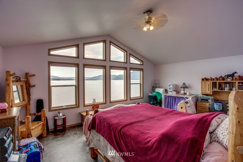 9810 South Lakeshore Road Chelan, WA 98816 - Photo 16 of 25 Gallery Image 16