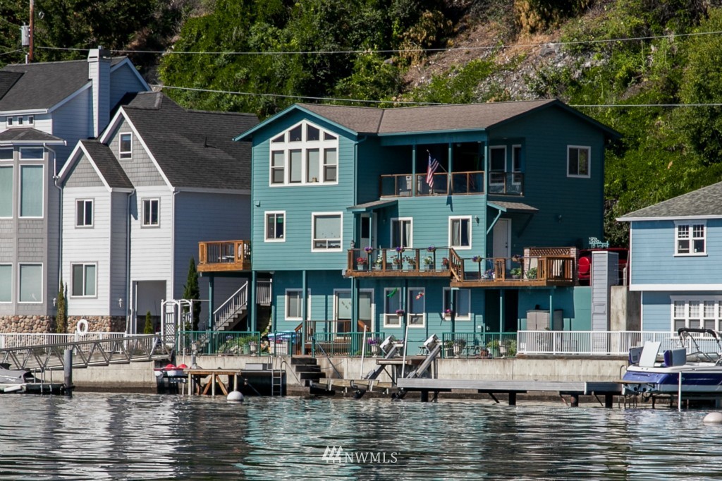 9810 South Lakeshore Road Chelan, WA 98816 - Photo 3 of 25 Gallery Image 3