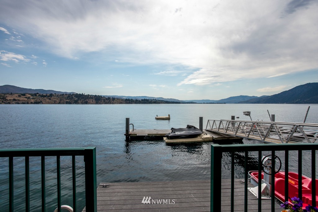 9810 South Lakeshore Road Chelan, WA 98816 - Photo 9 of 25 Gallery Image 9
