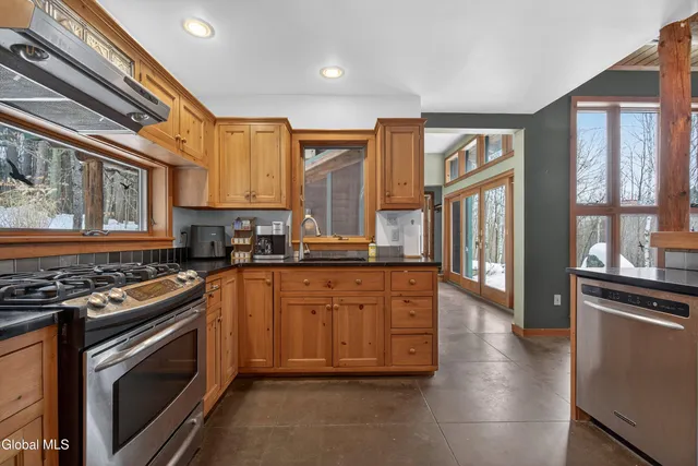 $699,900 | 54 Darling Road, Stony Creek, NY 12878