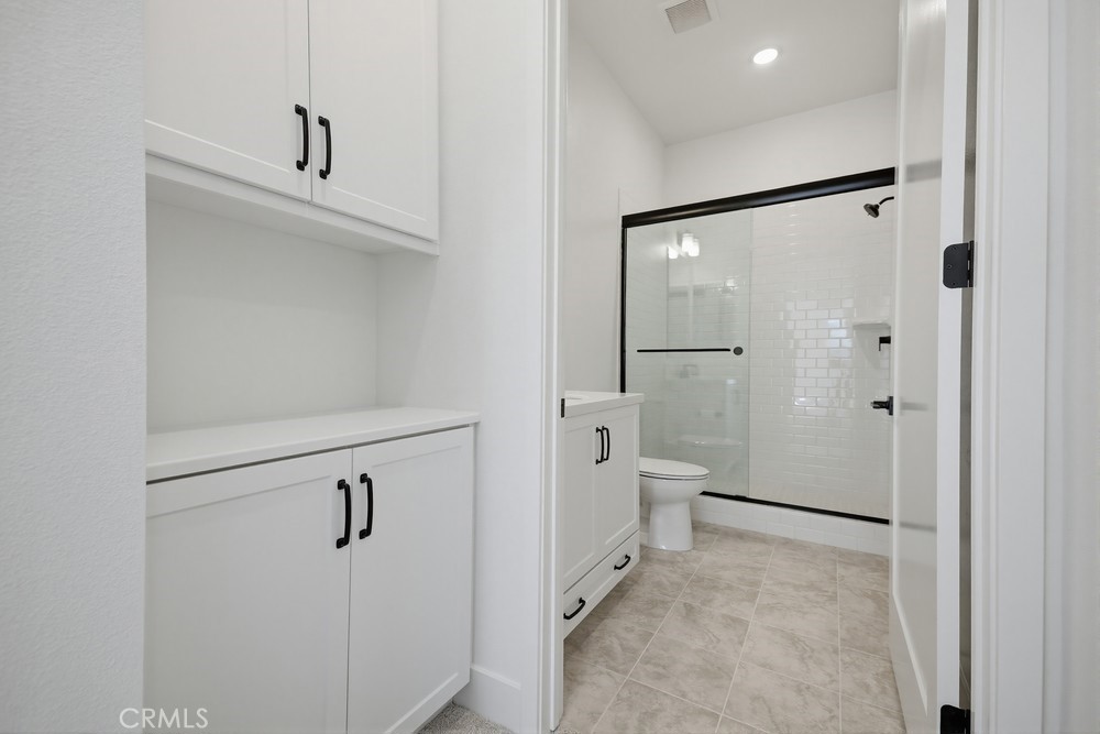 452 Botanica Rancho Mission Viejo, CA 92694 - Photo 8 of 53 a walk in closet and a bathroom