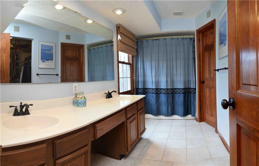 10715 Thistle Ridge Fishers, IN 46038 - Photo 14 of 24 Gallery Image 14