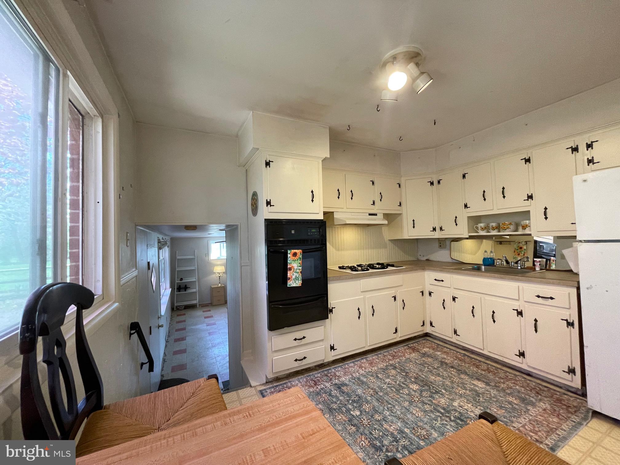 120 Conestoga Road Malvern, PA 19355 - Photo 8 of 12 Sacious Kitchen