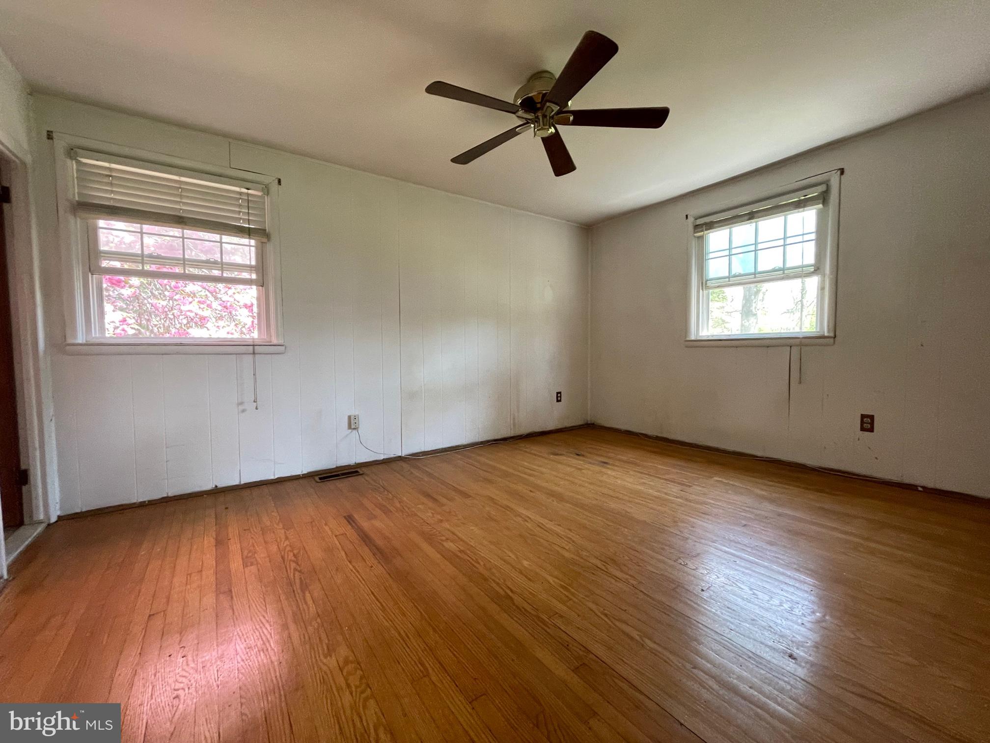 120 Conestoga Road Malvern, PA 19355 - Photo 10 of 12 Hdwd. flrs. in MBR