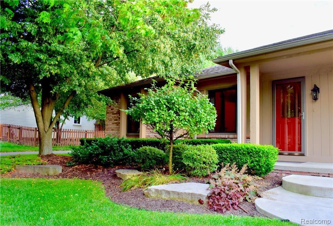 22435 Mill Road Novi, MI 48375 - Photo 3 of 33 red door.jpg