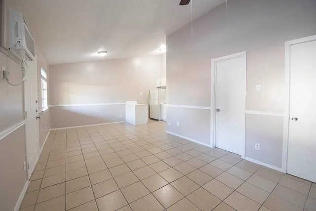 $615 | 1300 Parker Lane, Unit 202, Austin, TX 78741