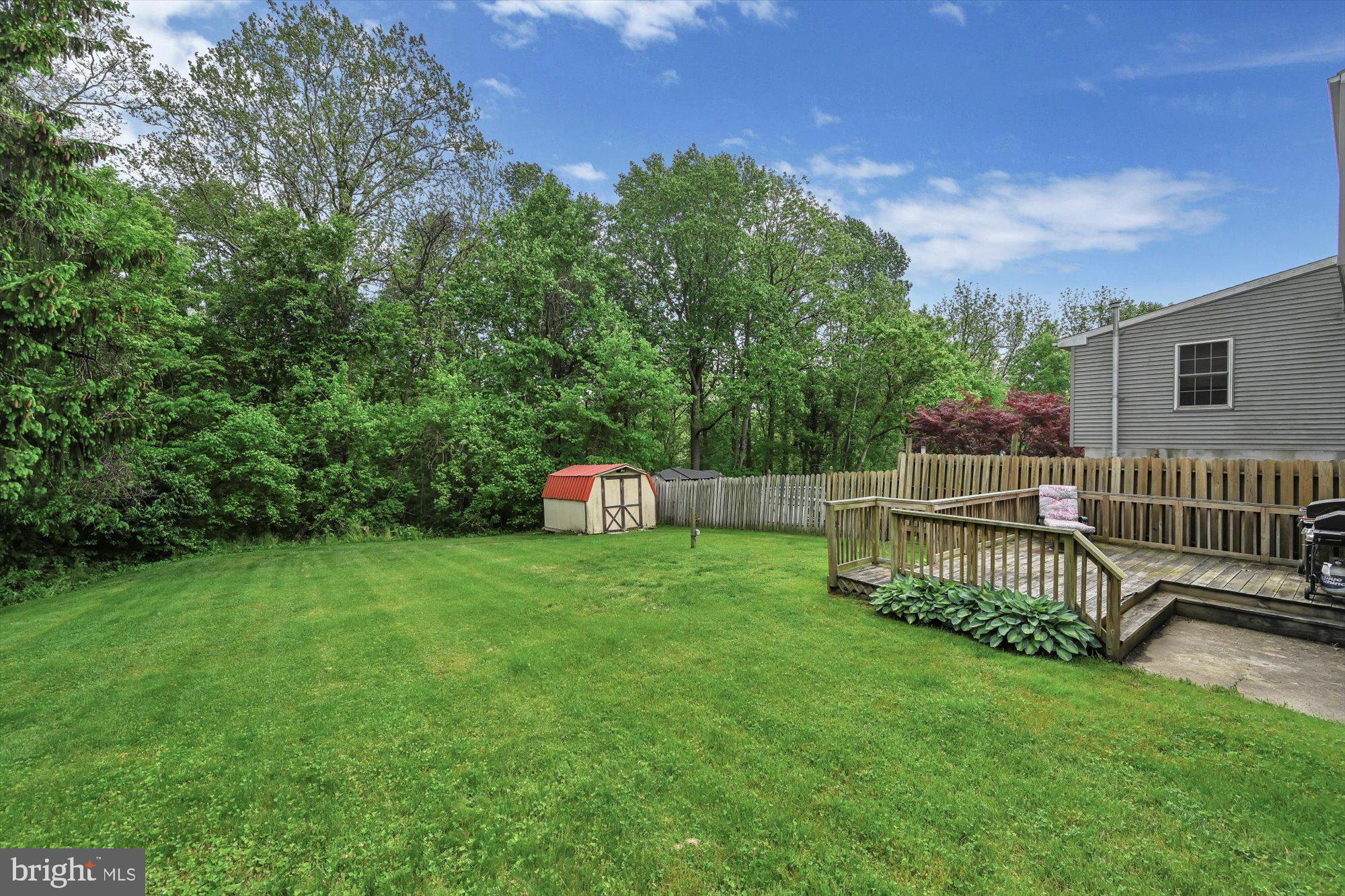 1040 Williamsburg Road Lancaster, PA 17603 - Photo 25 of 26 Beautiful Yard