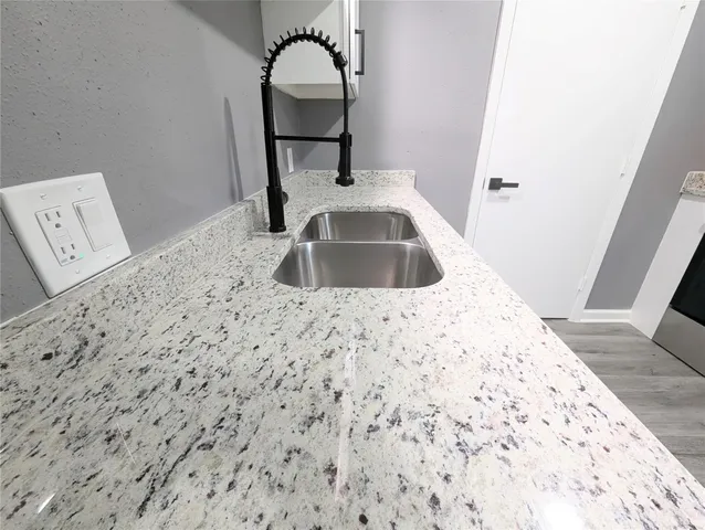 $1,250 | 2015 Rosalee Street, Unit 1, La Marque, TX 77568